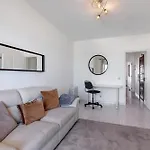 1 Bedroom Seaview شقة